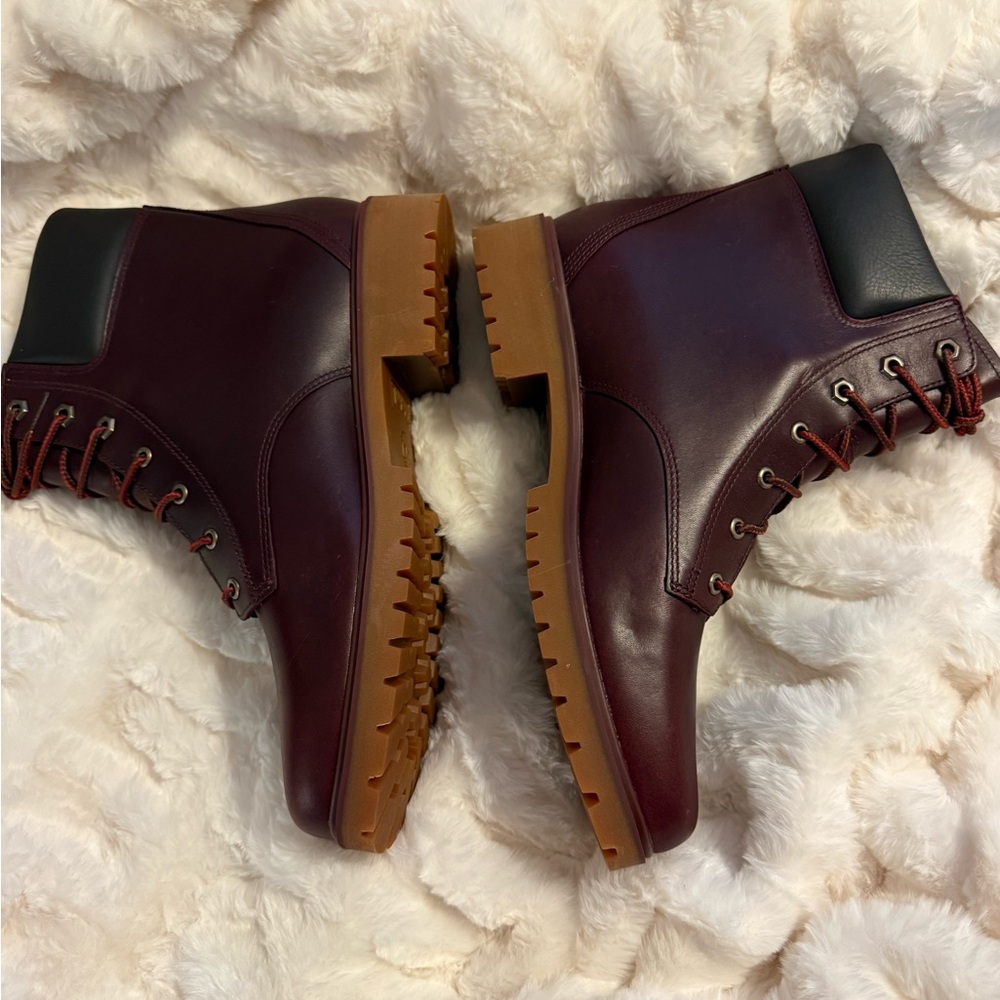 Timbaland Burgundy Leather Boots